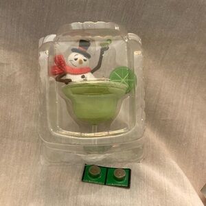 NIB Feliz Navidad 2022 Magic Sound Hallmark Ornament